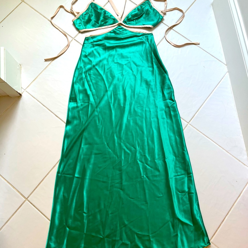 Green maxi dress from Alice Elle collection